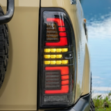 清晰正方形尾灯图片-保留原背景