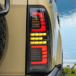 清晰正方形尾灯图片-保留原背景